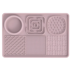Roze siliconen 4-in-1 likmat met bakje, slowfeeder en structuren, ontworpen om verveling te verminderen en gezond eten te bevord